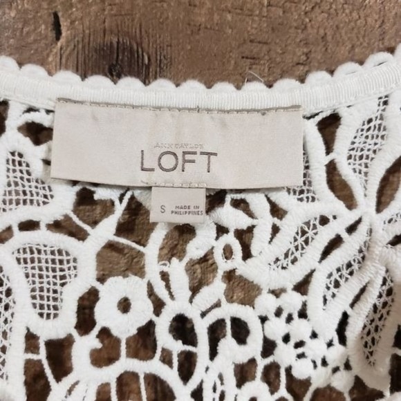 Loft NWOT crochet knit floral tank top woman's size small - Picture 2 of 7